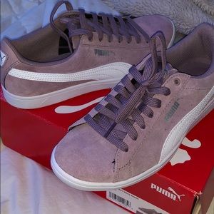 NWOT Women’s PUMA Vikky Suede Size 7.5.